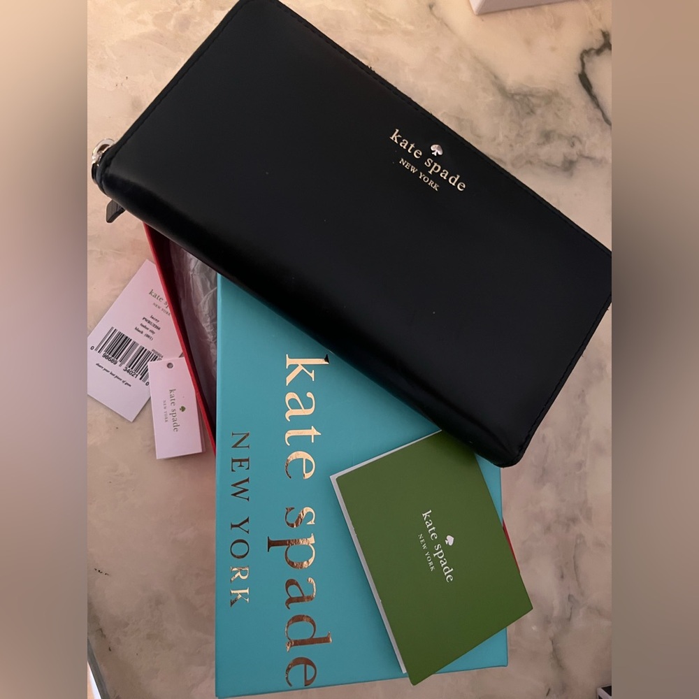 Kate Spade New York Zippy Wallet